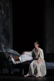 Leanne Benjamin & Steven McRea in 'The Fall of the House of Usher'(2006)©Karl Forster